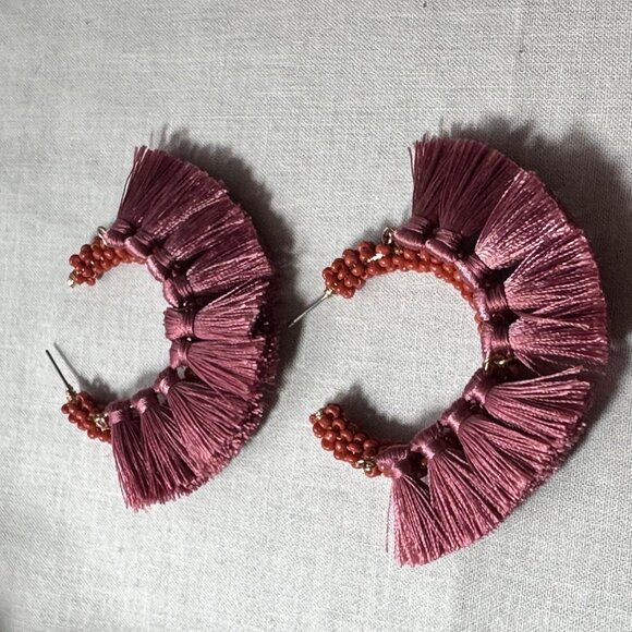 Mauve Pink Fan Fringe Earrings Pierced Macrame Statement - Picture 3 of 5